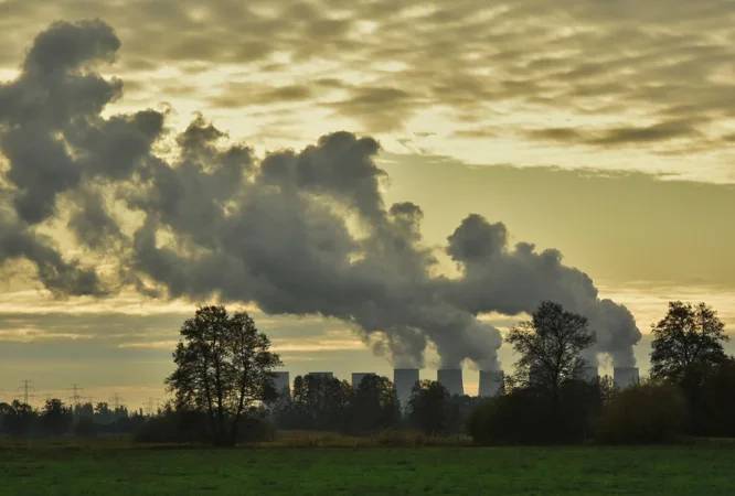 พ.ร.บ. การเปลี่ยนแปลงสภาพภูมิอากาศ กำลังมา ผู้ประกอบการในนิคมอุตสาหกรรมปรับตัวอย่างไรดี